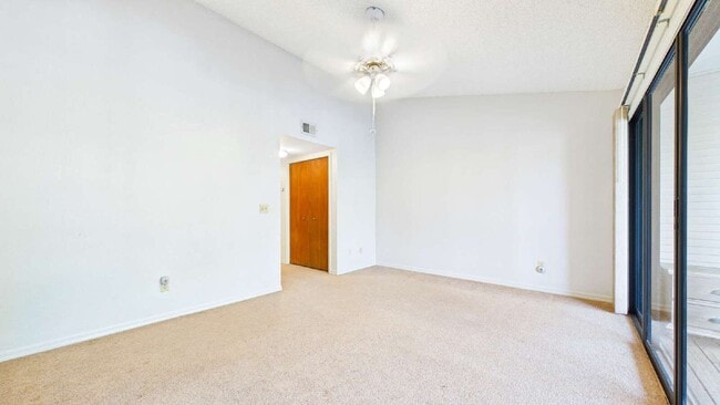 Building Photo - 9479 Tara Cay Ct