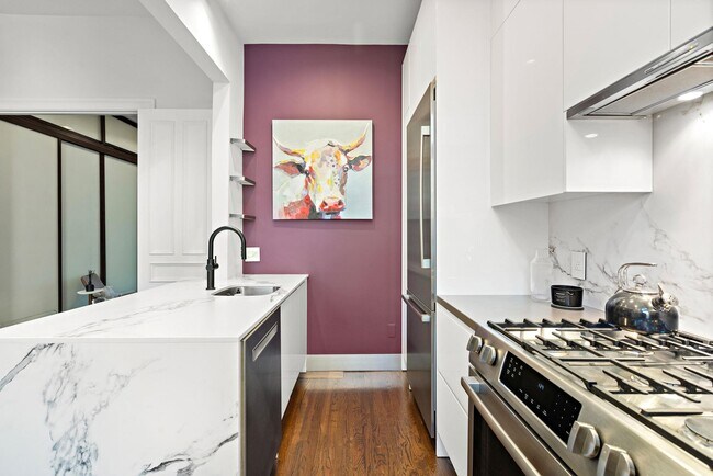 Building Photo - 937 Washington St