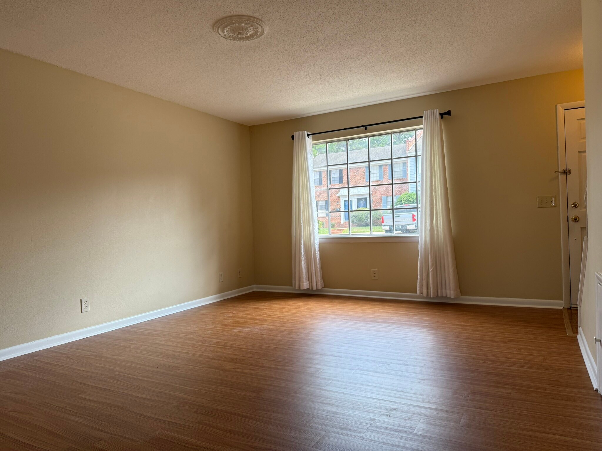 Living Room - 1705 Grays Inn Rd