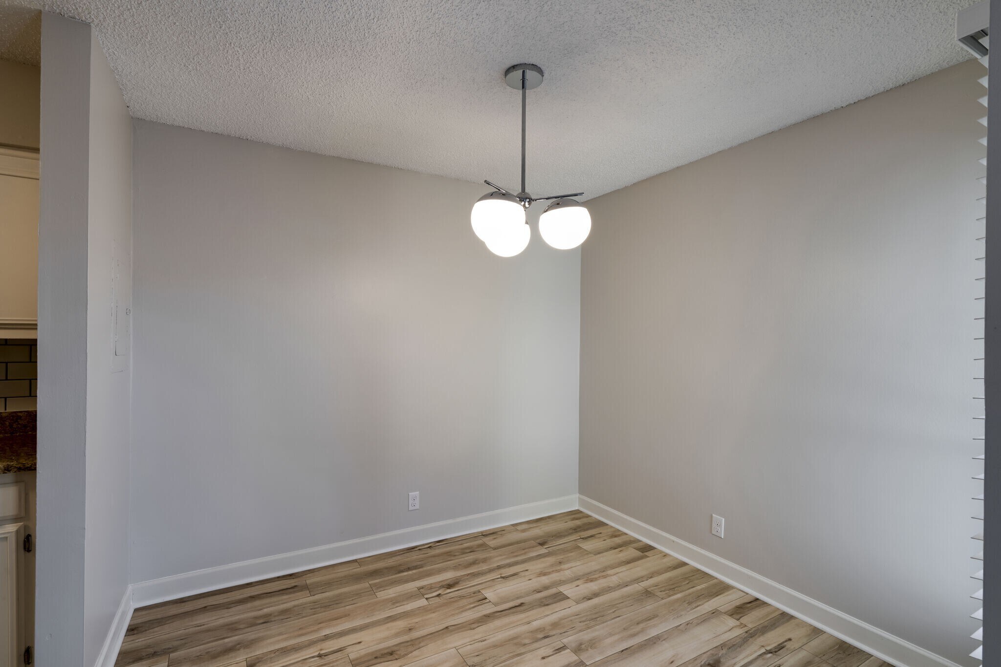 Building Photo - 515 Basswood Ave