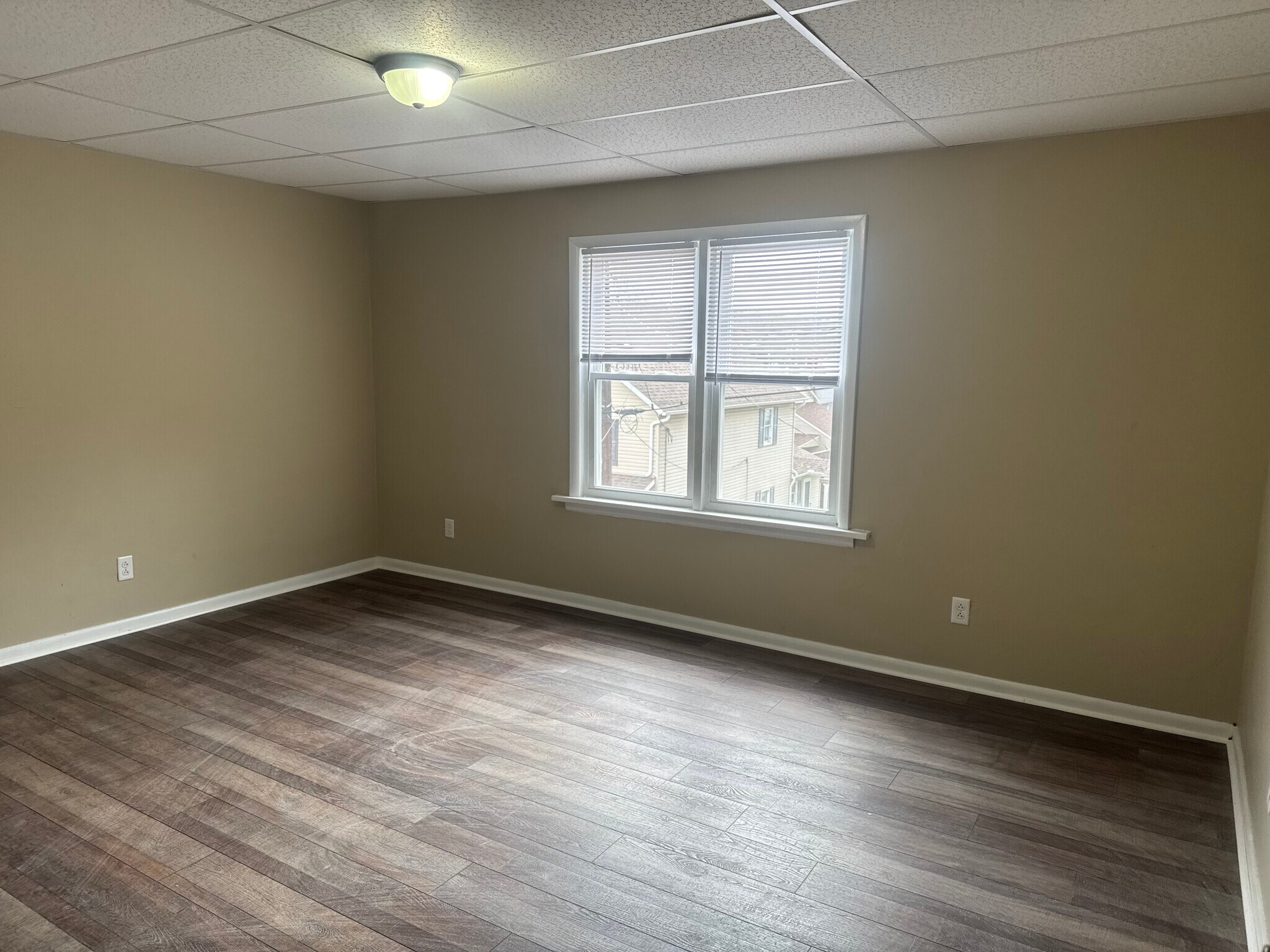 Building Photo - 54 Rebecca St