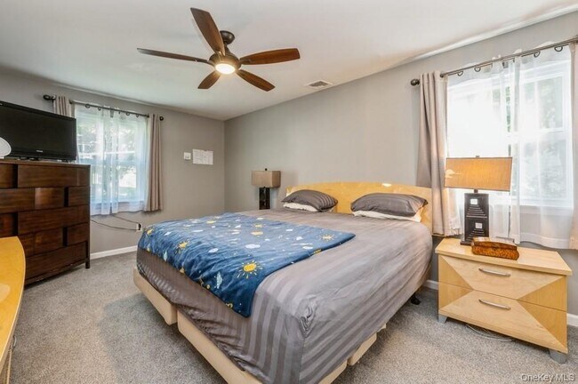 Building Photo - 516 Almena Ave