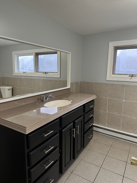 Building Photo - 63 Pierce St