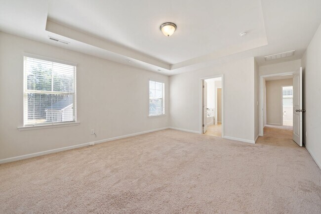Building Photo - Amazing location in Durham-Pool, Tennis Courts, Gym!