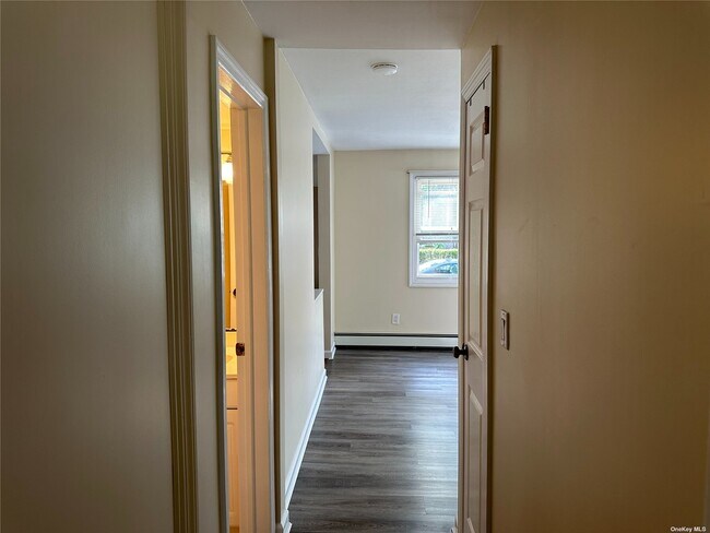 Building Photo - 1571 Little Whaleneck Rd