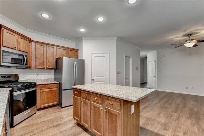 Building Photo - 979 Parkside Wood Ct