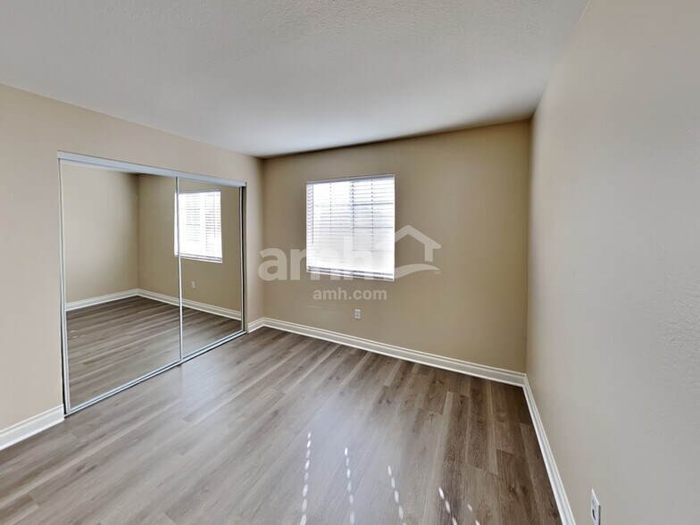 Building Photo - 9924 Ranch Hand Ave