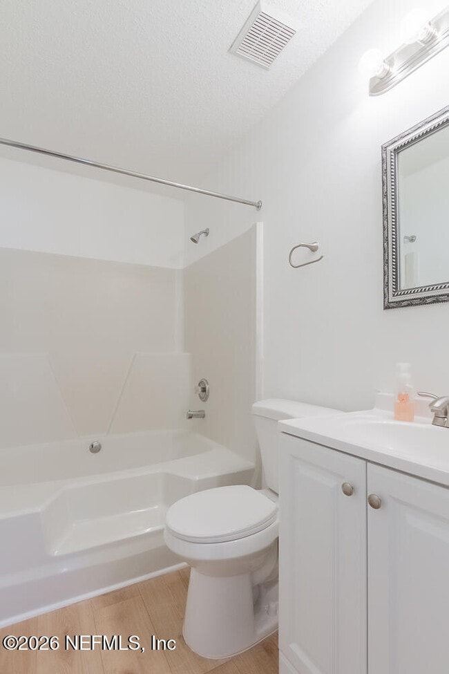 Building Photo - 563 Staffordshire Dr E