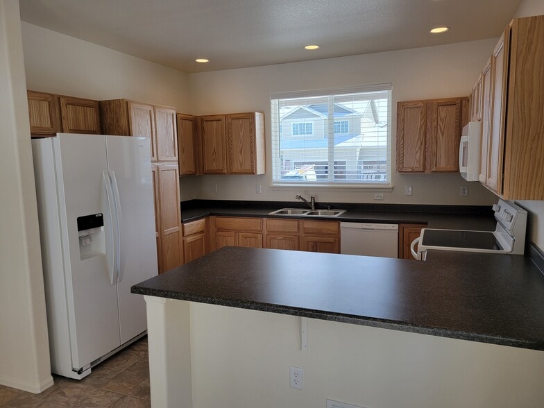 Building Photo - 1620 103rd Avenue Ct