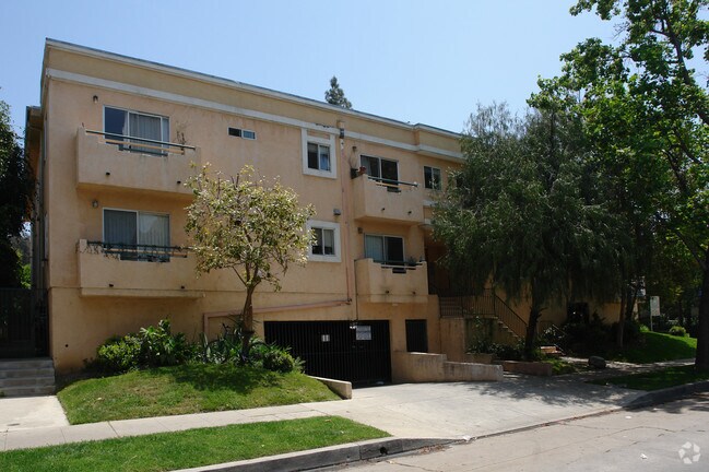 Building Photo - 7004 Jordan Ave