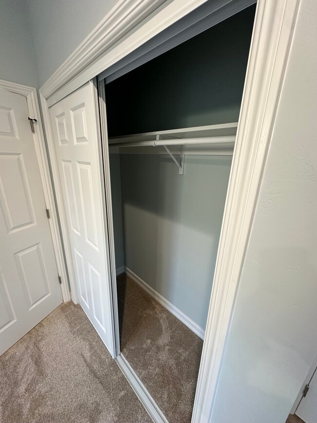 Building Photo - 12 Mast Ct