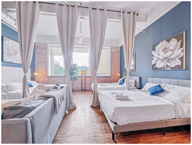 Building Photo - 555 Evergreen St