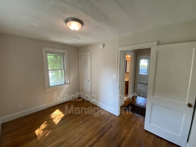 Building Photo - 604 Maury St