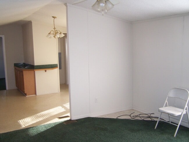 Building Photo - 143 Jordyn Layne Dr