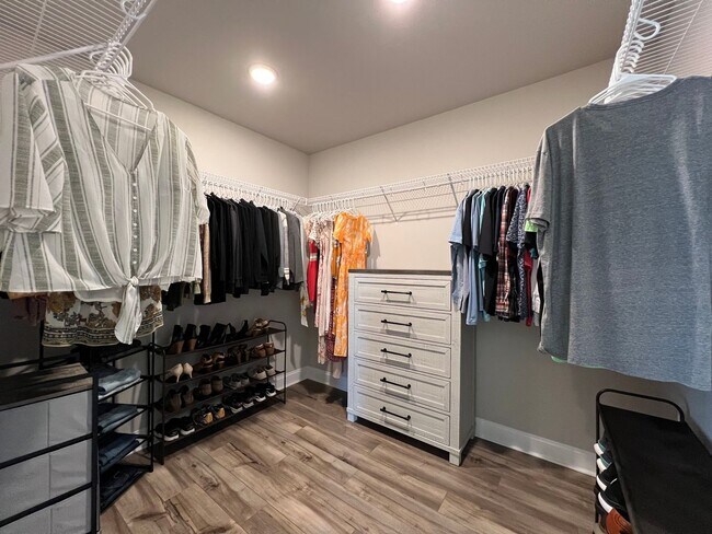 Building Photo - Available July 1, 2026!