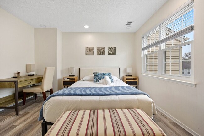 Building Photo - 2265 Chestnut Burr Ct