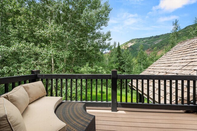 Building Photo - 289 Exhibition Ln