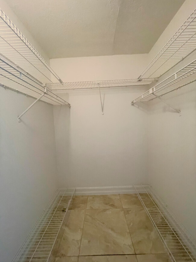 Building Photo - 3624 La Aires Ct