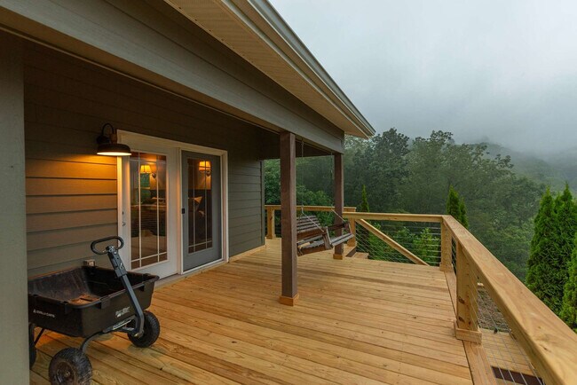 Building Photo - 629 Cherry Hill Dr