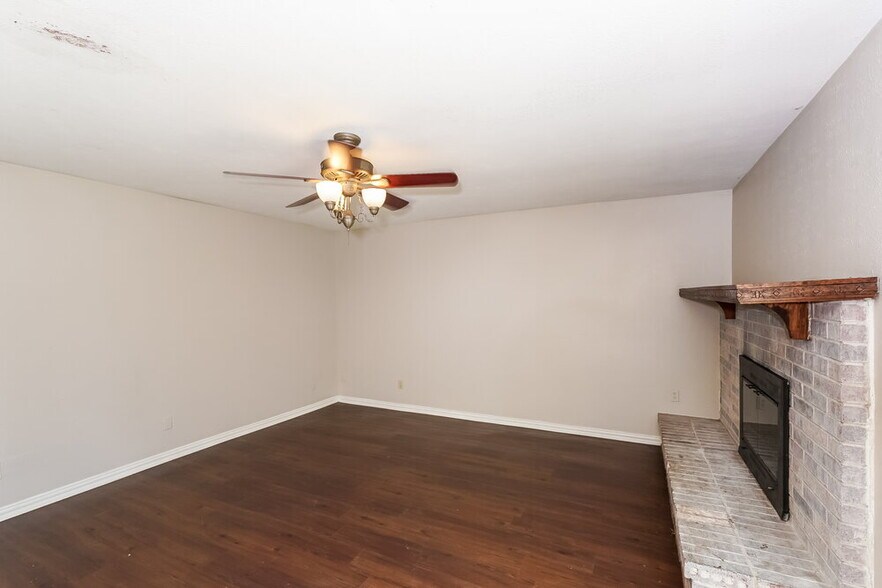 Building Photo - 3009 Joymeadow Dr