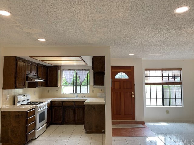 Building Photo - 232 W Mission Rd