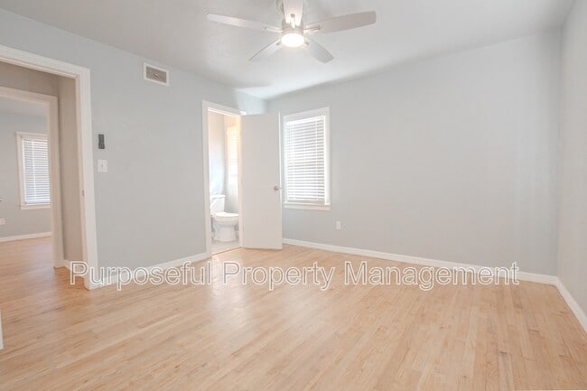 Building Photo - 4712 N Sterling Ave