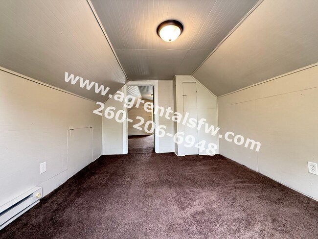 Building Photo - 3 Bedroom House