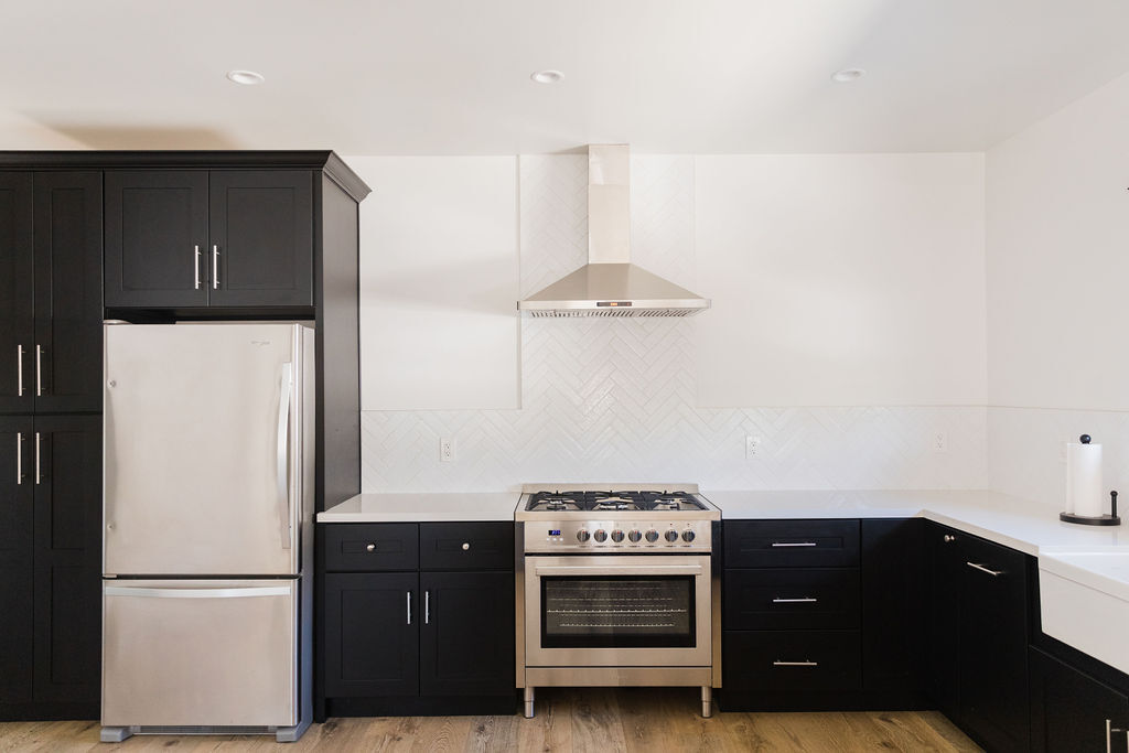 Kitchen Appliances - 2510 Valencia St