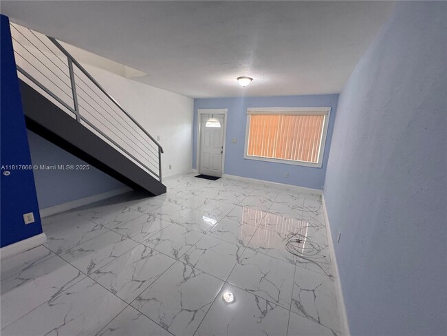 Building Photo - 3977 W 9th Ln