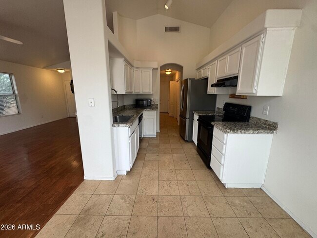 Building Photo - 7187 S Parkside Dr