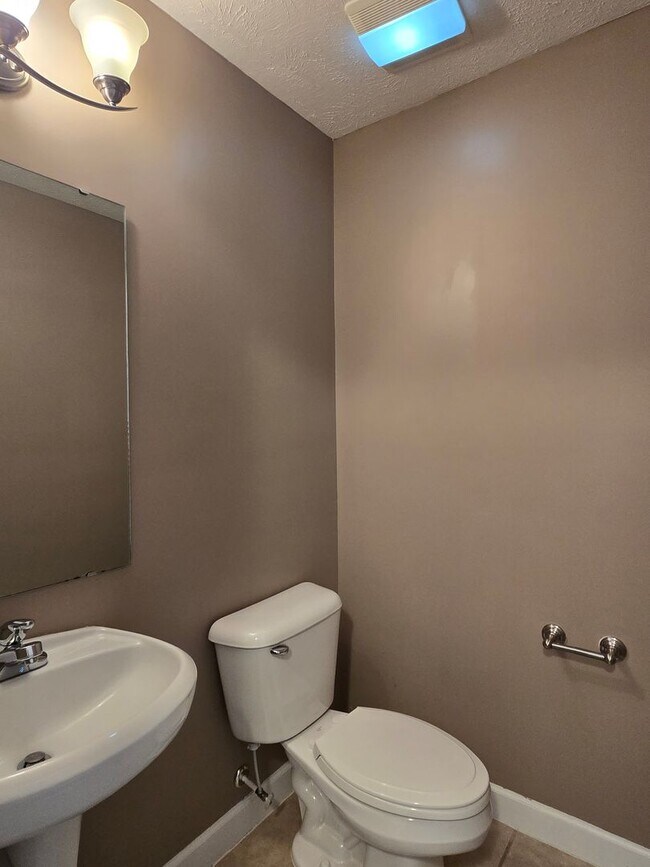 Building Photo - 197 Rolling Stone Ct