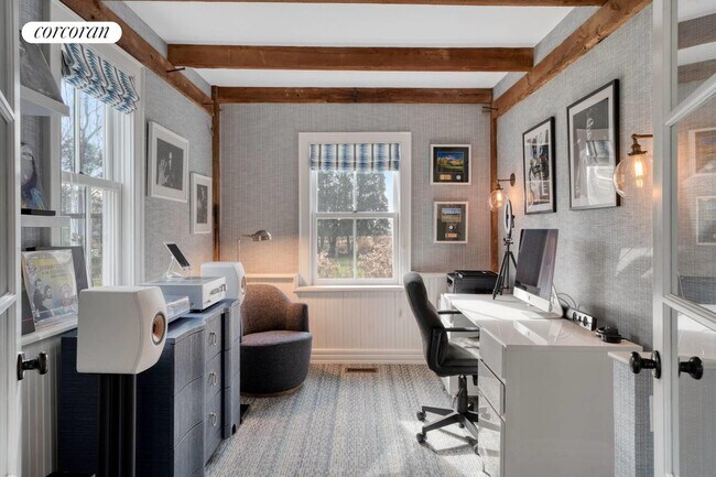 Building Photo - 245 Narrow Ln E