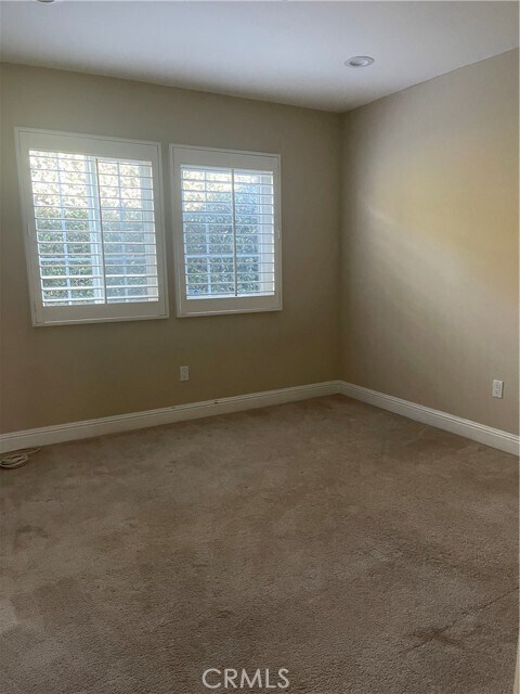 Building Photo - 10140 W Live Oak Ave