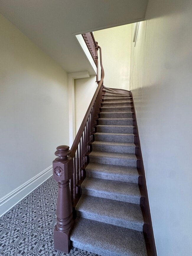 Building Photo - 14th &amp; B