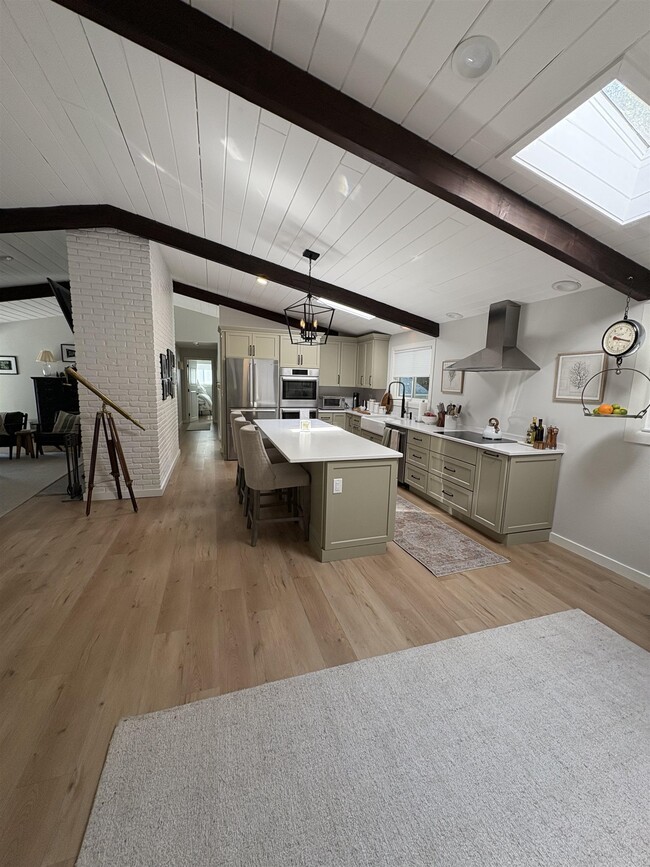 Building Photo - 121 Upper Bay Rd