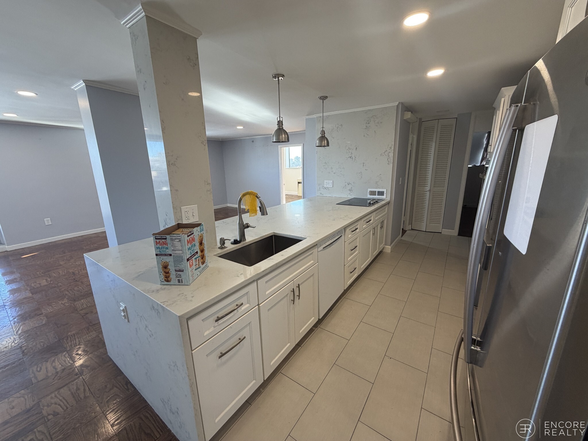 Building Photo - 80 Monmouth St