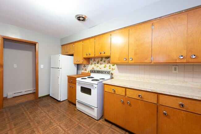 Building Photo - 1023 Hickory St