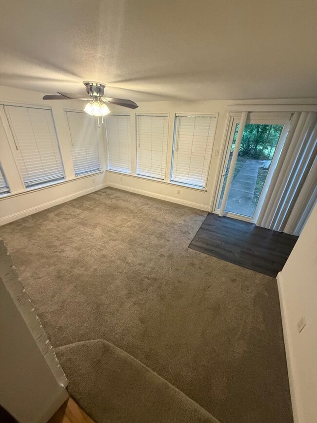 Building Photo - Check out this home in the heart of Benbrook!