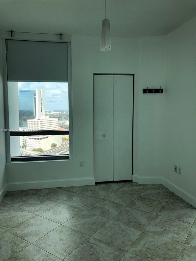 Building Photo - 350 S Miami Ave
