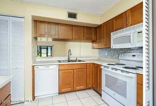 Building Photo - 2245 Golf Isle Dr
