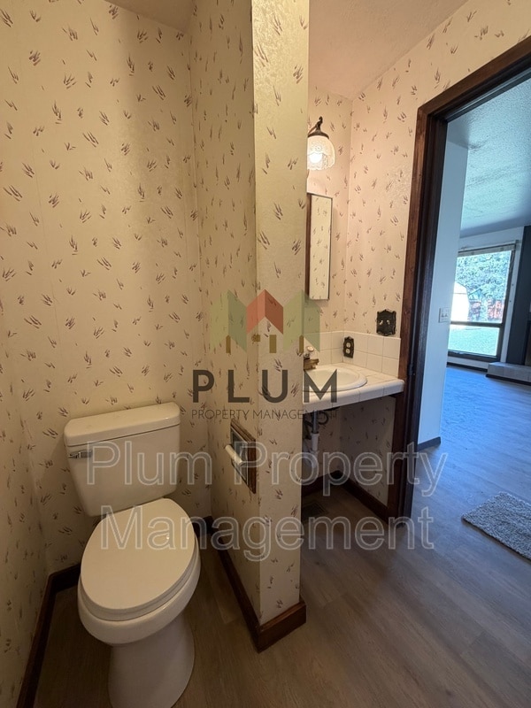 Building Photo - 1402 Khanabad Way