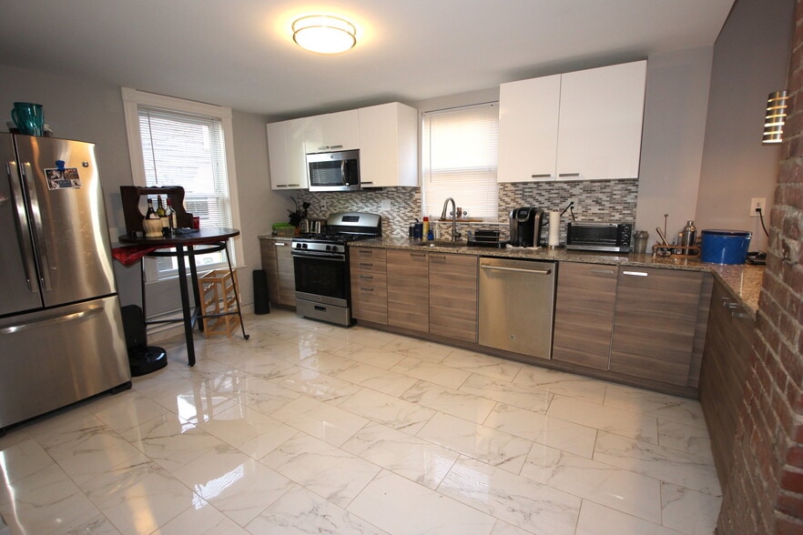 Building Photo - 9 Eulita Ter