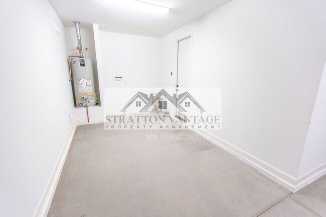 Building Photo - 13413 W Tether Trail