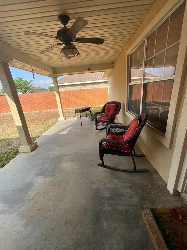 Building Photo - 7009 Stonegate Dr