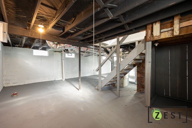 Building Photo - OPEN HOUSE SATURDAY JANUARY 4th 2:00pm to ...