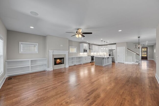 Building Photo - Stunning Home in Melrose 12 South Area...D...