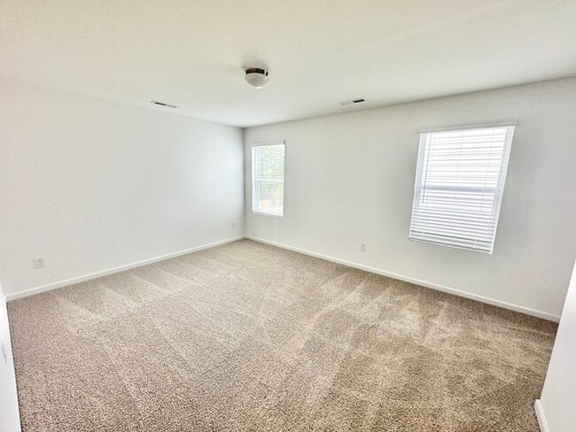 Building Photo - New 3 bedroom 2 1/2 bath home Minutes from I-85 and shopping