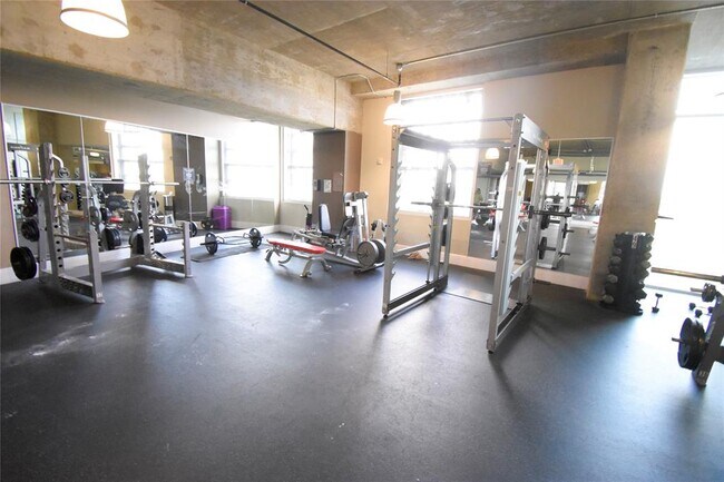 Building Photo - 5925 Almeda Rd