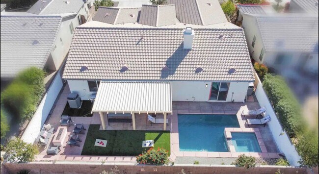 Building Photo - 80746 Diamondback Trail