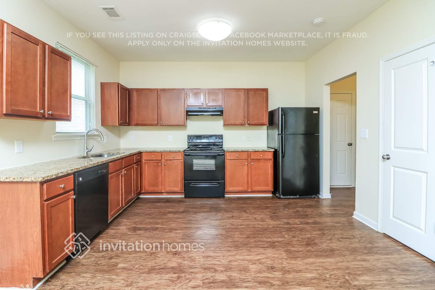 Building Photo - 2455 Valley Creek Dr